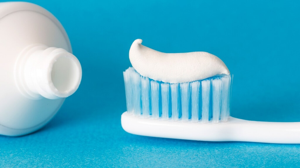 Vliyanie-desensitiruyushhikh-zubnykh-past-na-dentin_-simulirovannyy-dolgosrochnyy-yeksperiment.jpg